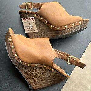 Jessica Simpson wedge heel